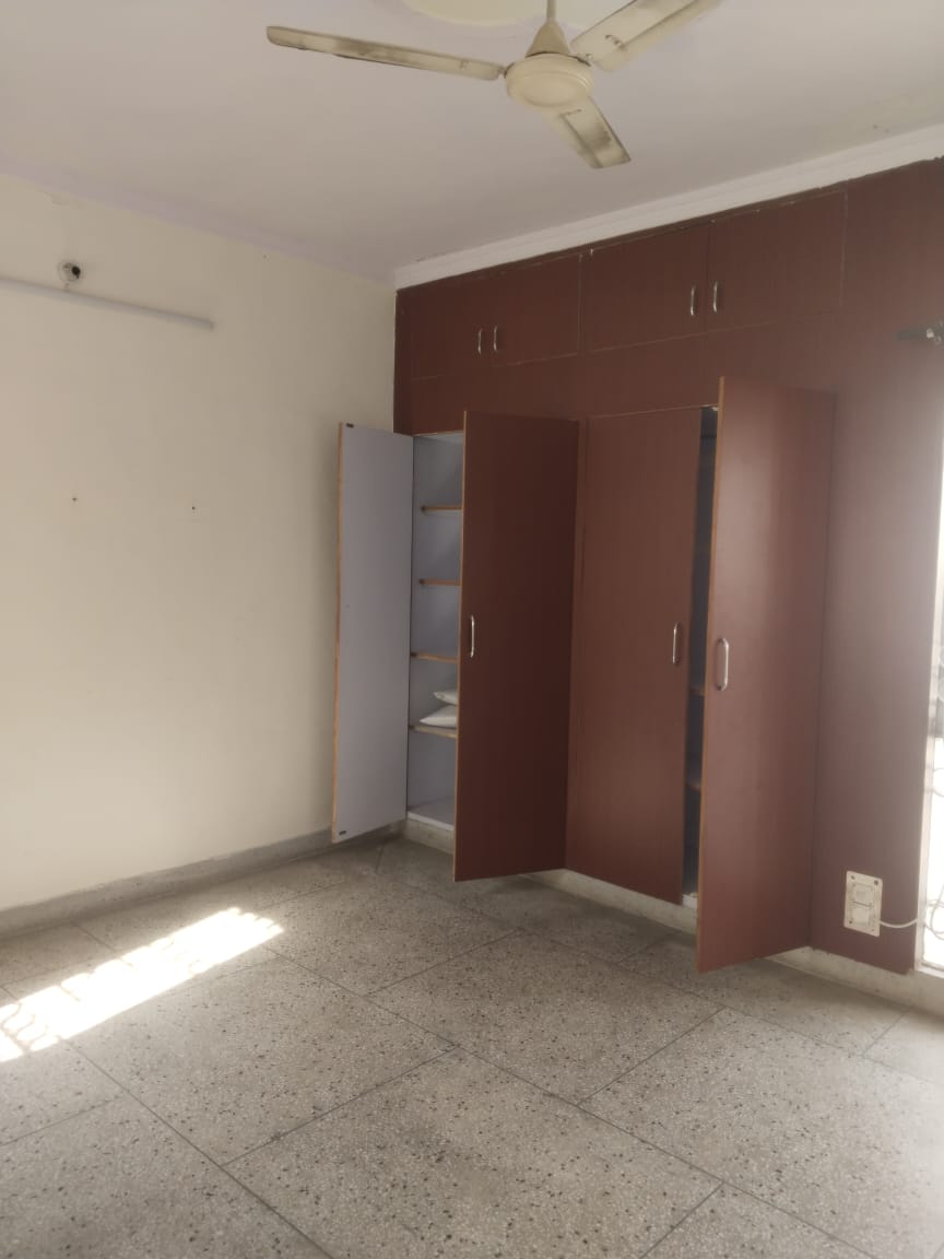 2 BHK Apartment Ready in Sarita Vihar Delhi