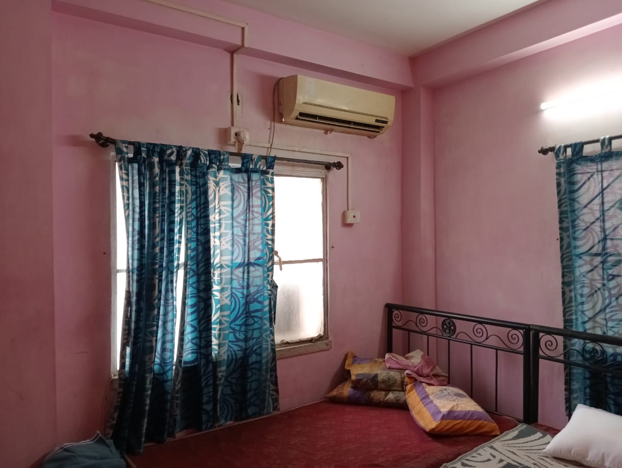 Fully Furnished 2BHK Flat in Golf Green Kolkata